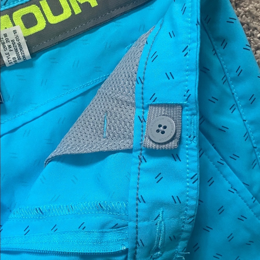 Boys Under Armour HeatGear Shorts size Youth Large - Picture 4 of 5